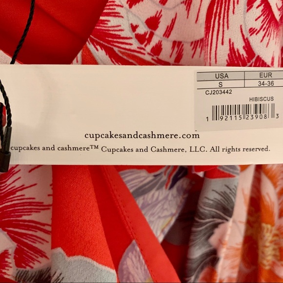 Cupcakes and Cashmere Hibiscus Romper Revolve - Picture 10 of 11